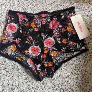 NWT Ruby Ribbon Mirabelle Girl Short Botanica - Small Panty
